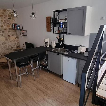Appartement Chaleureux En Ardeche La Roche-de-Glun Bagian luar foto