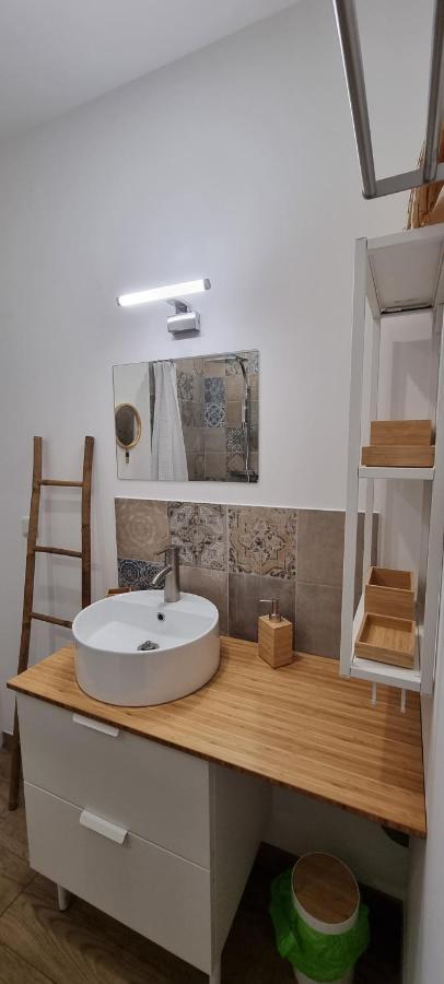 Appartement Chaleureux En Ardeche La Roche-de-Glun Bagian luar foto
